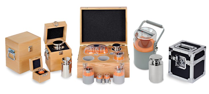 Boxes with calibration weight sets
